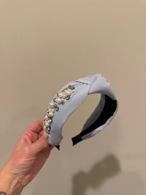 Pearl-Embellished Light Blue Knotted Headband